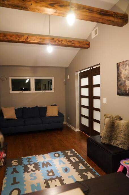 Apartment Nice And Cozy. Sleeps 5.
